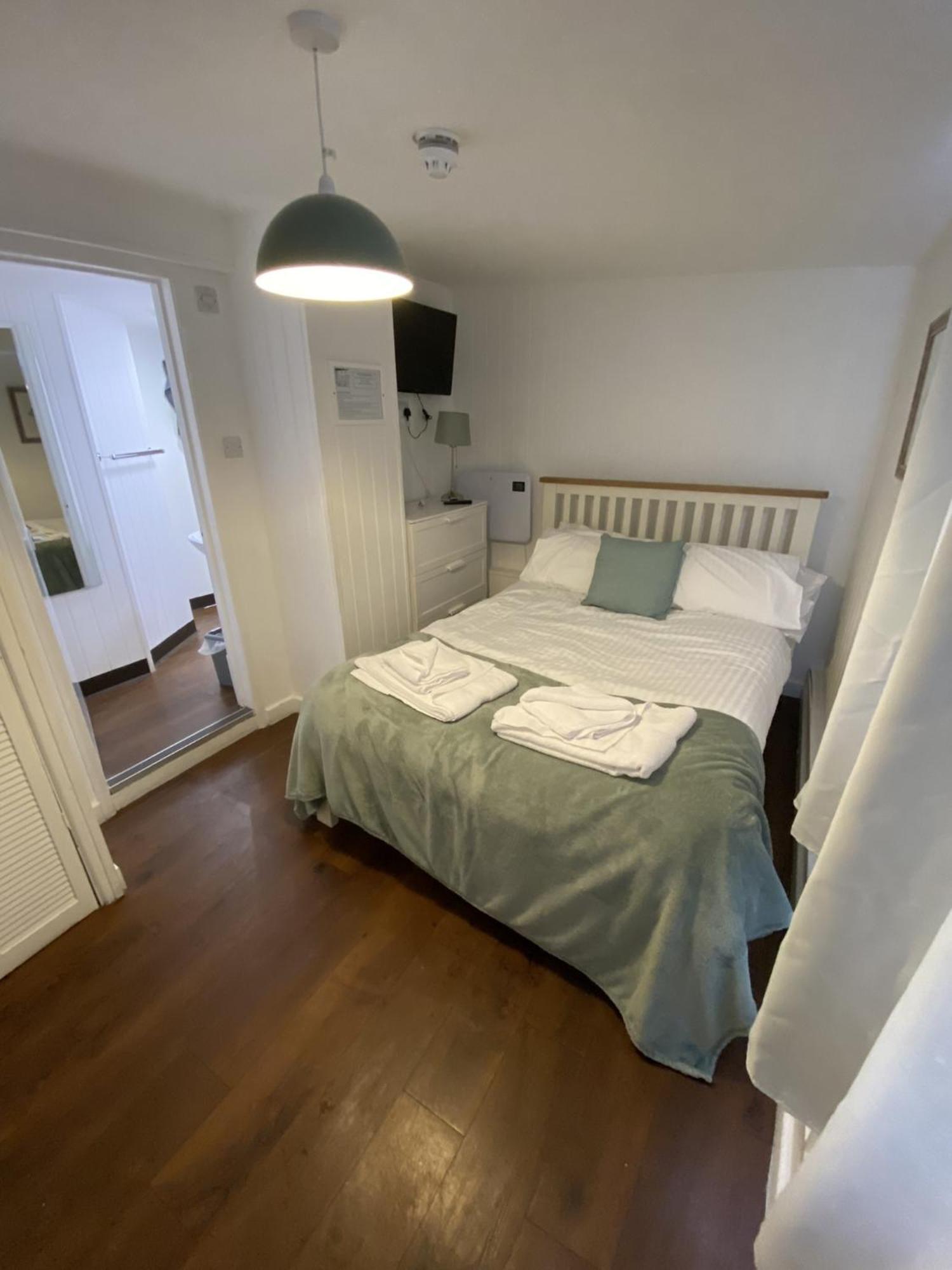 Wheatsheaf Hotel Newport  Habitación foto