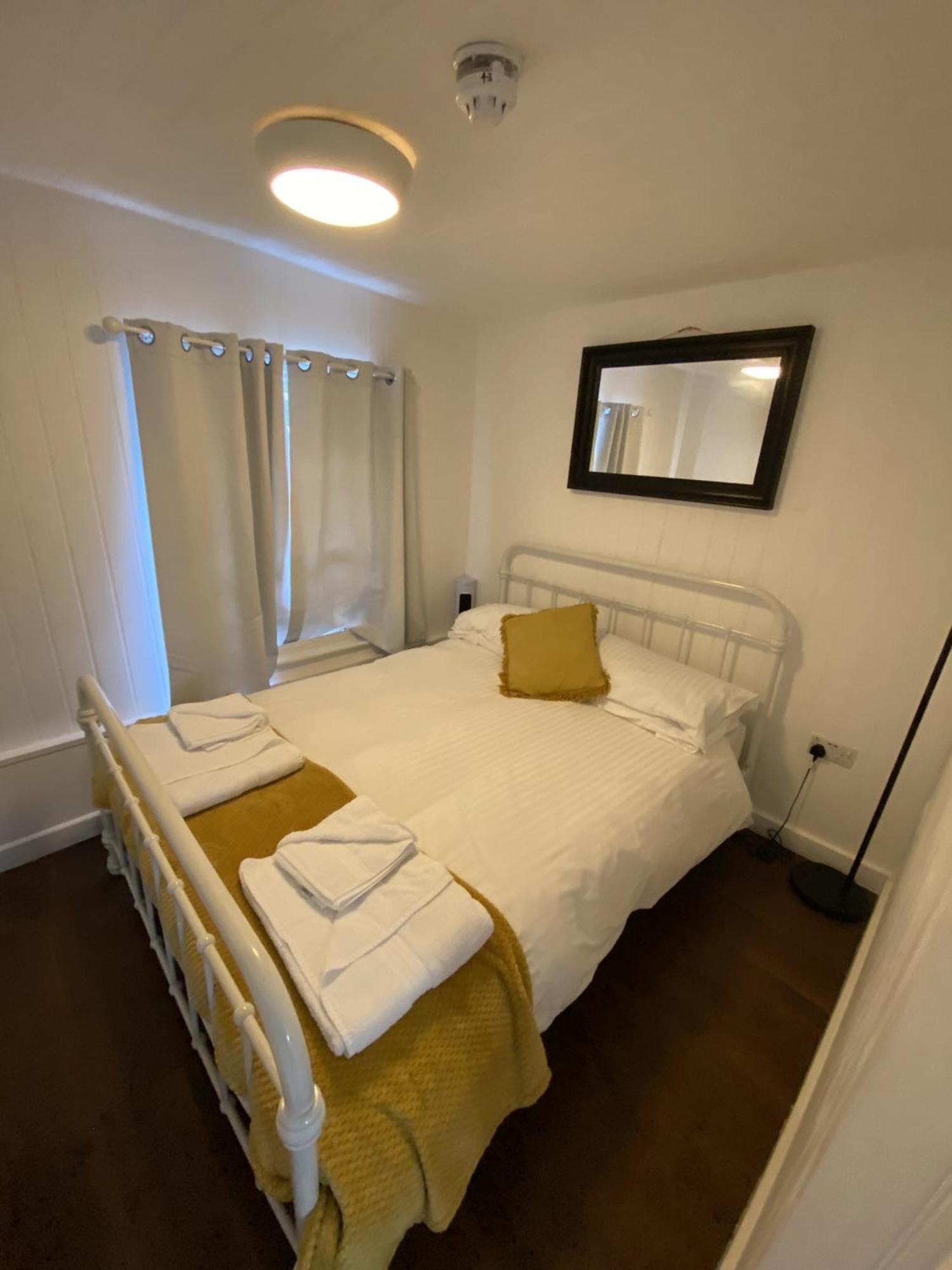 Wheatsheaf Hotel Newport  Habitación foto