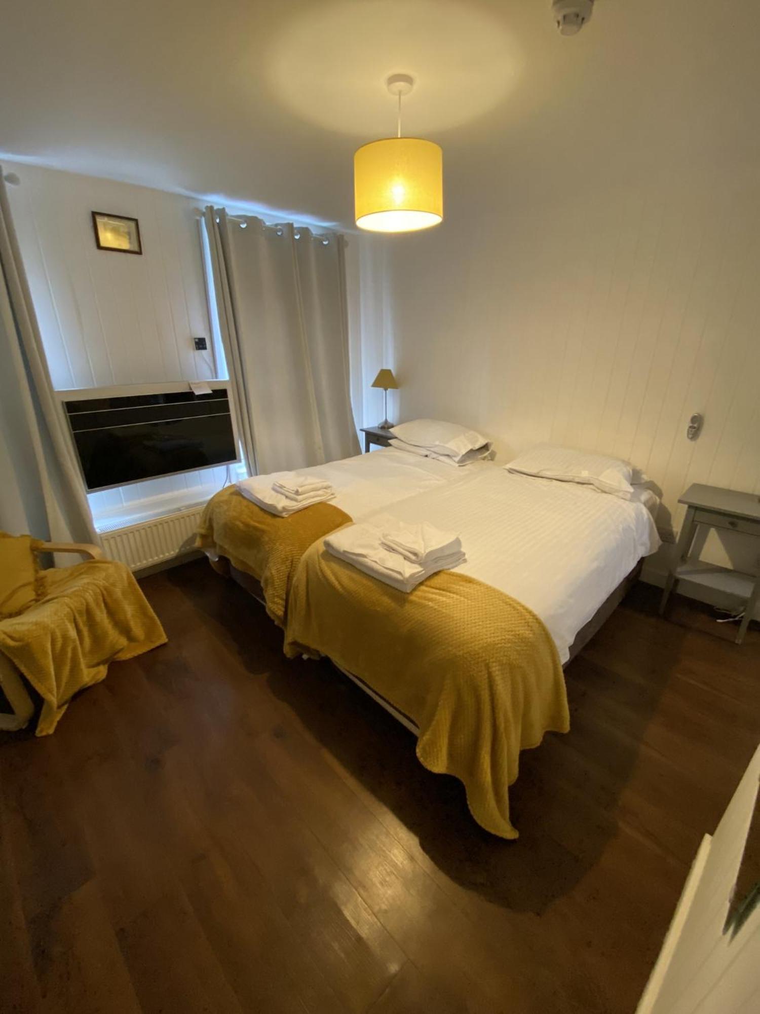 Wheatsheaf Hotel Newport  Habitación foto