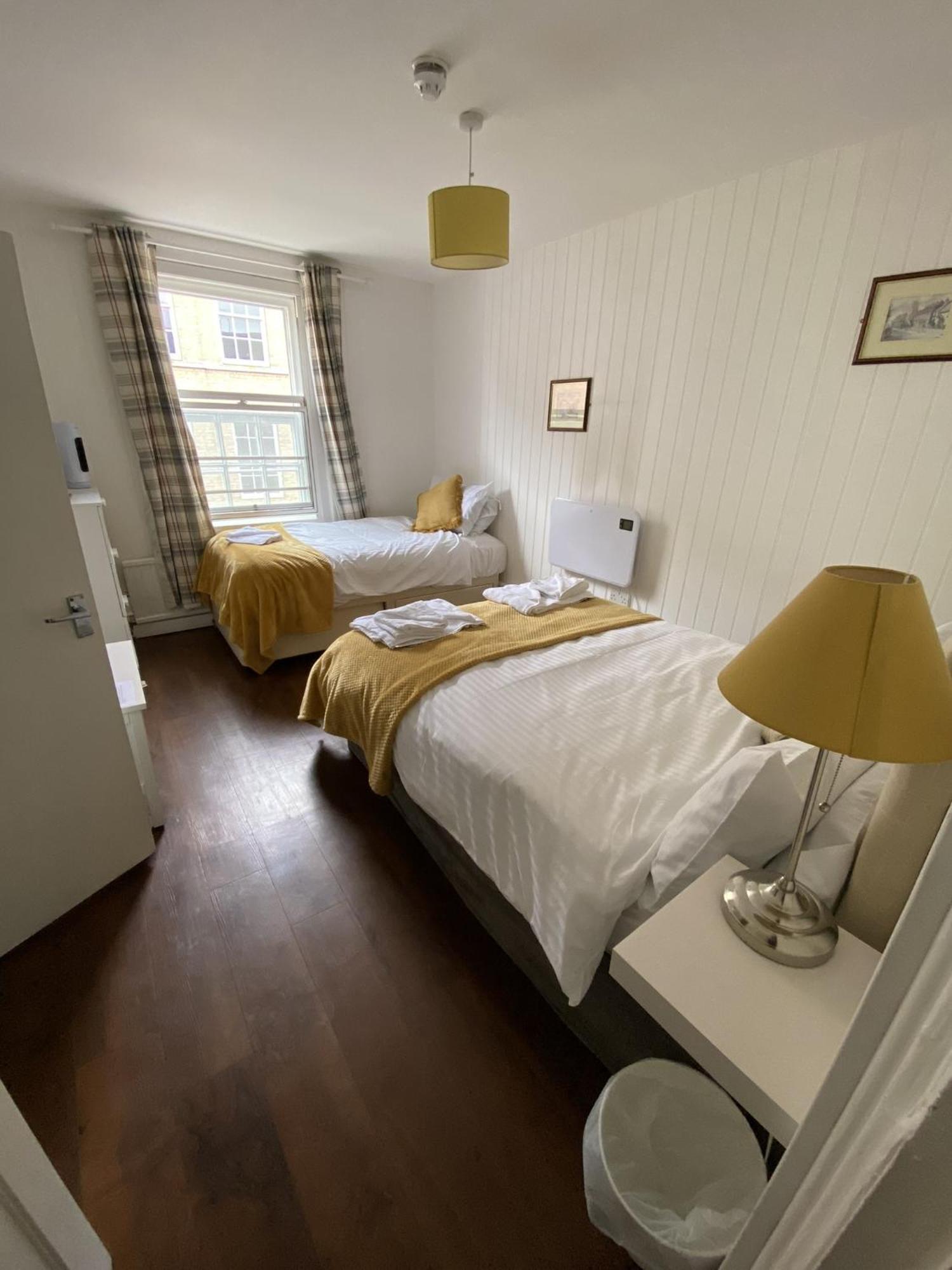 Wheatsheaf Hotel Newport  Habitación foto