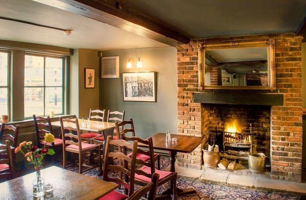 Wheatsheaf Hotel Newport  Exterior foto